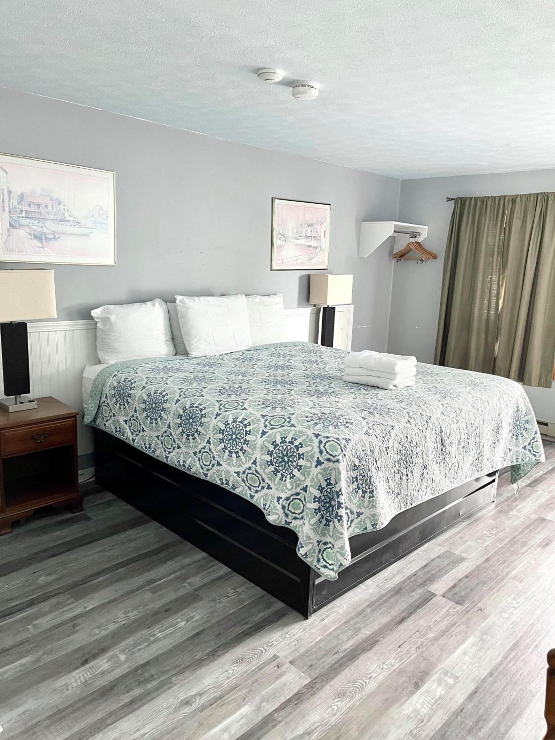 Seacoast Motel photo 25