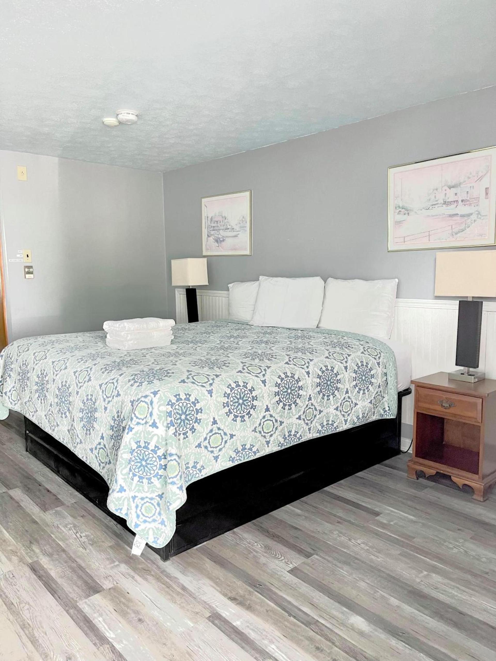 Seacoast Motel photo 24
