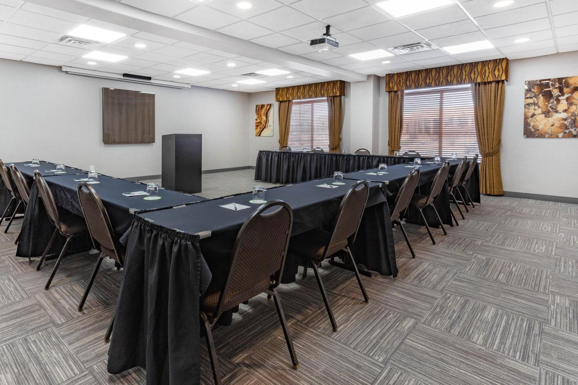 Wingate by Wyndham Tinley Park photo 22