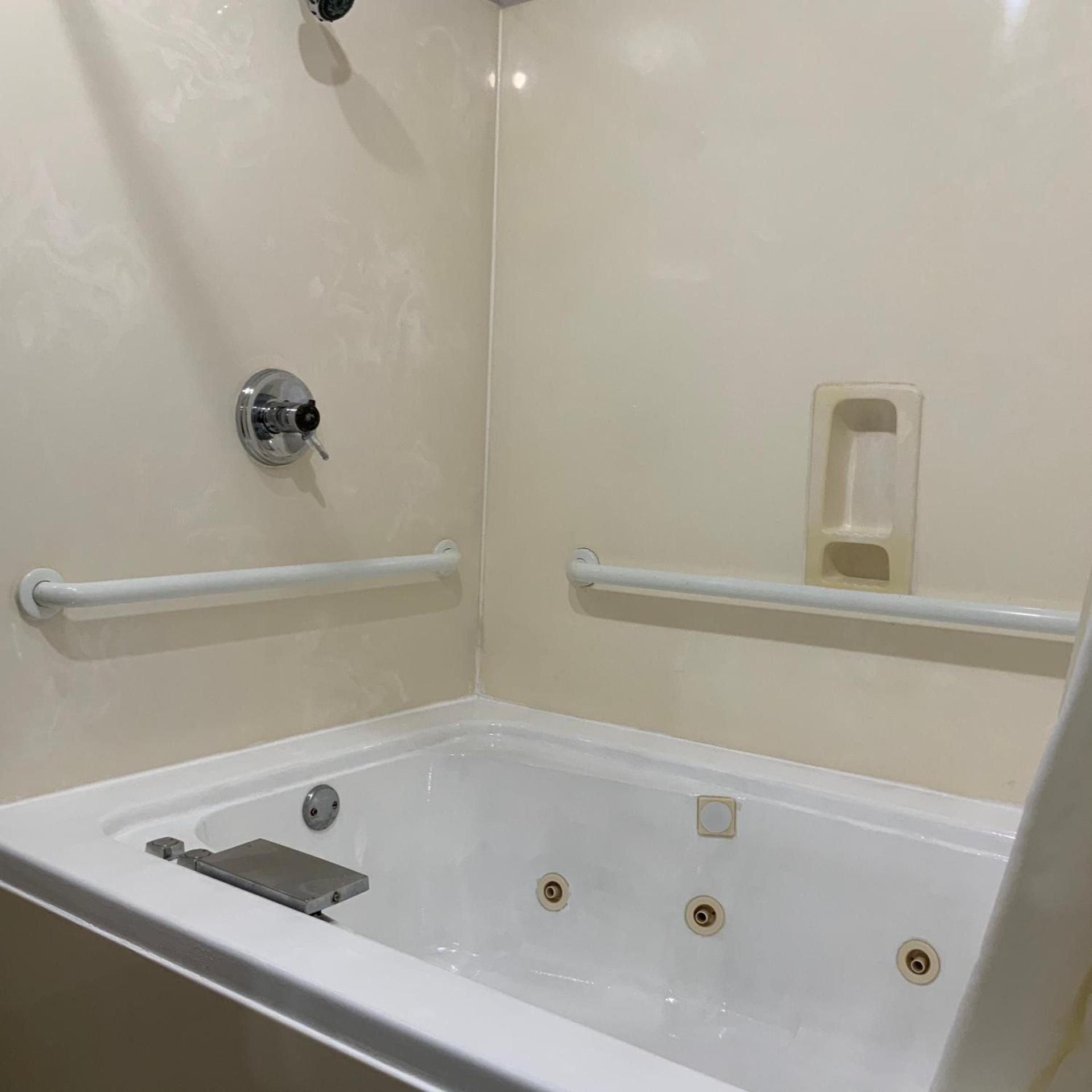 Quality Inn & Suites University-Airport photo 18