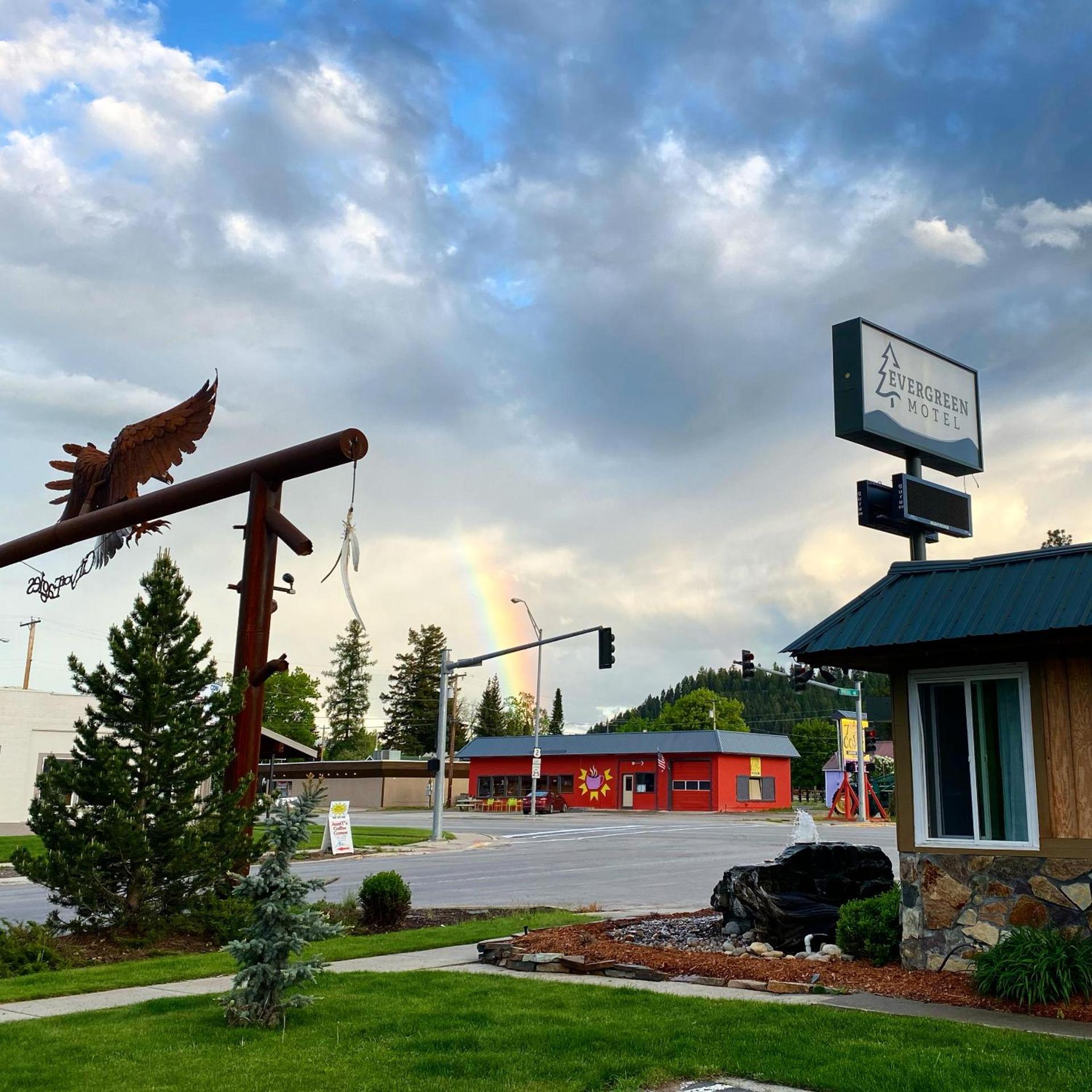 Evergreen Motel photo 37