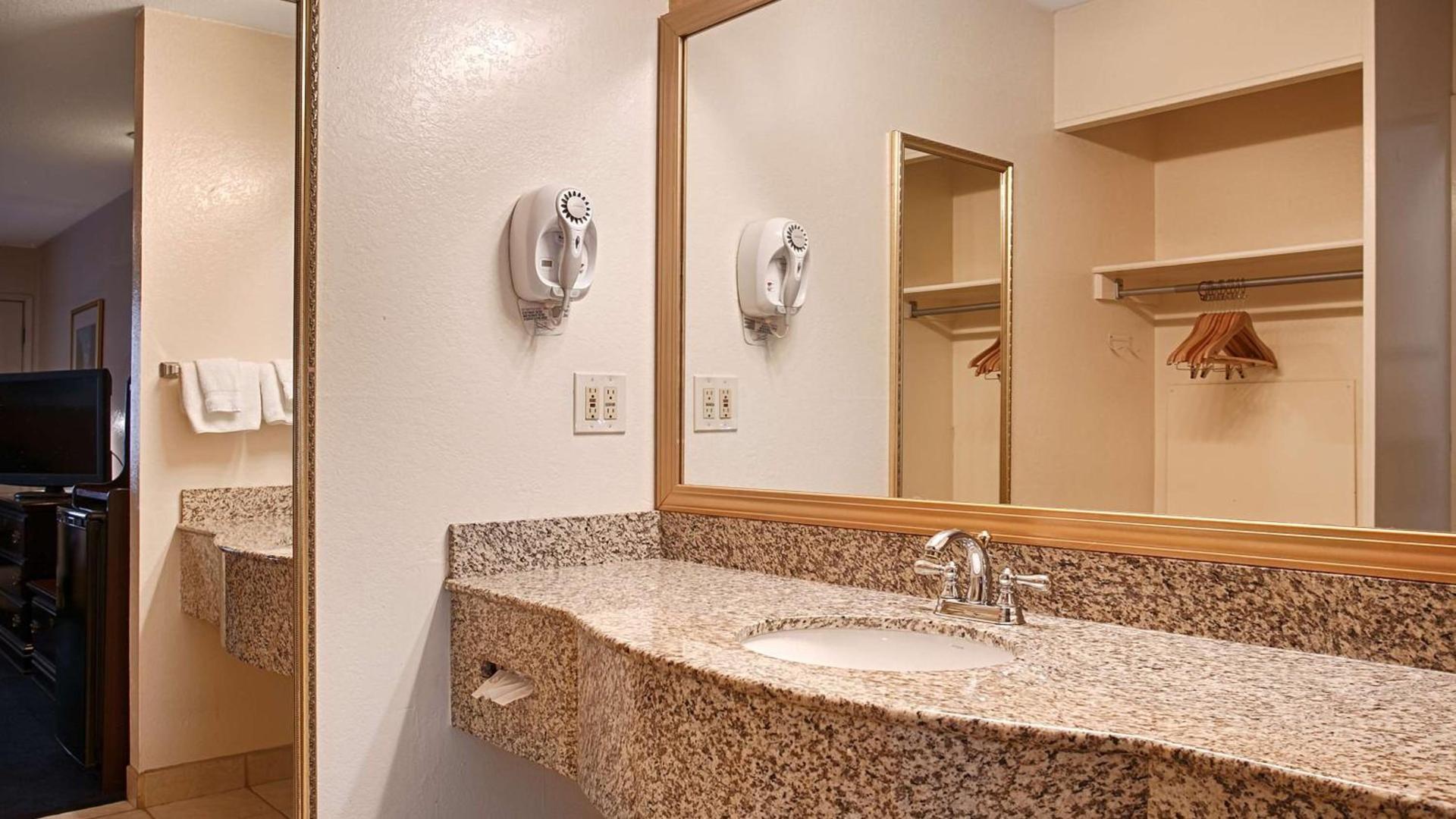 Best Western Sandman Hotel photo 10