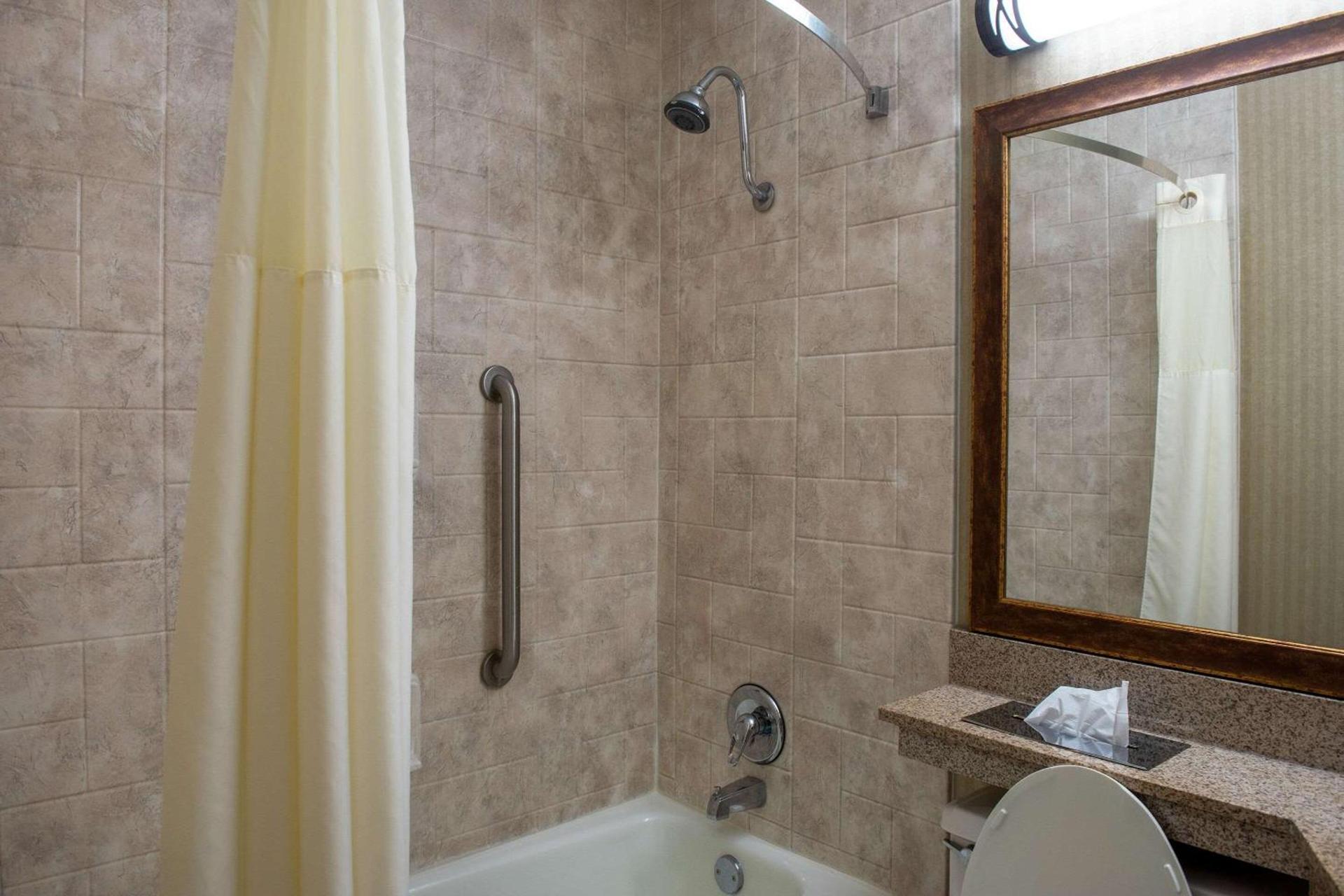 Quality Inn Beckley photo 22