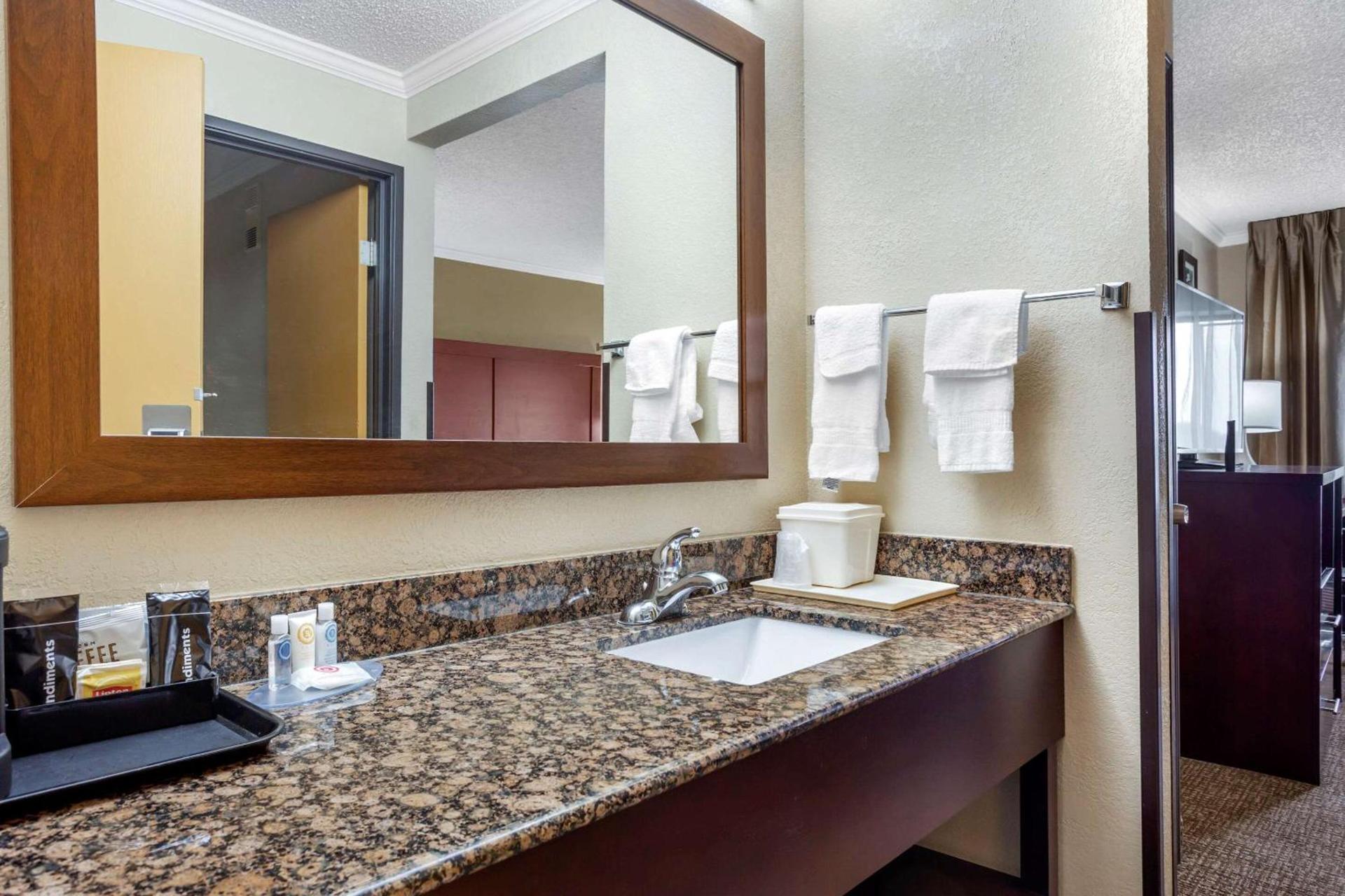 Comfort Inn Hoffman Estates - Schaumburg photo 16