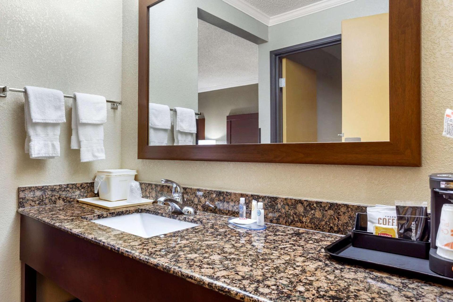Comfort Inn Hoffman Estates - Schaumburg photo 12