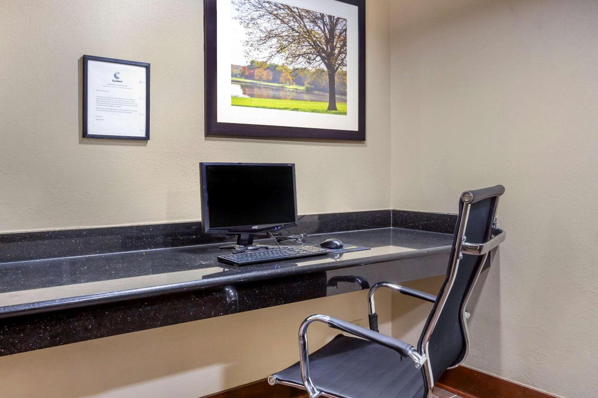 Comfort Inn Hoffman Estates - Schaumburg photo 7