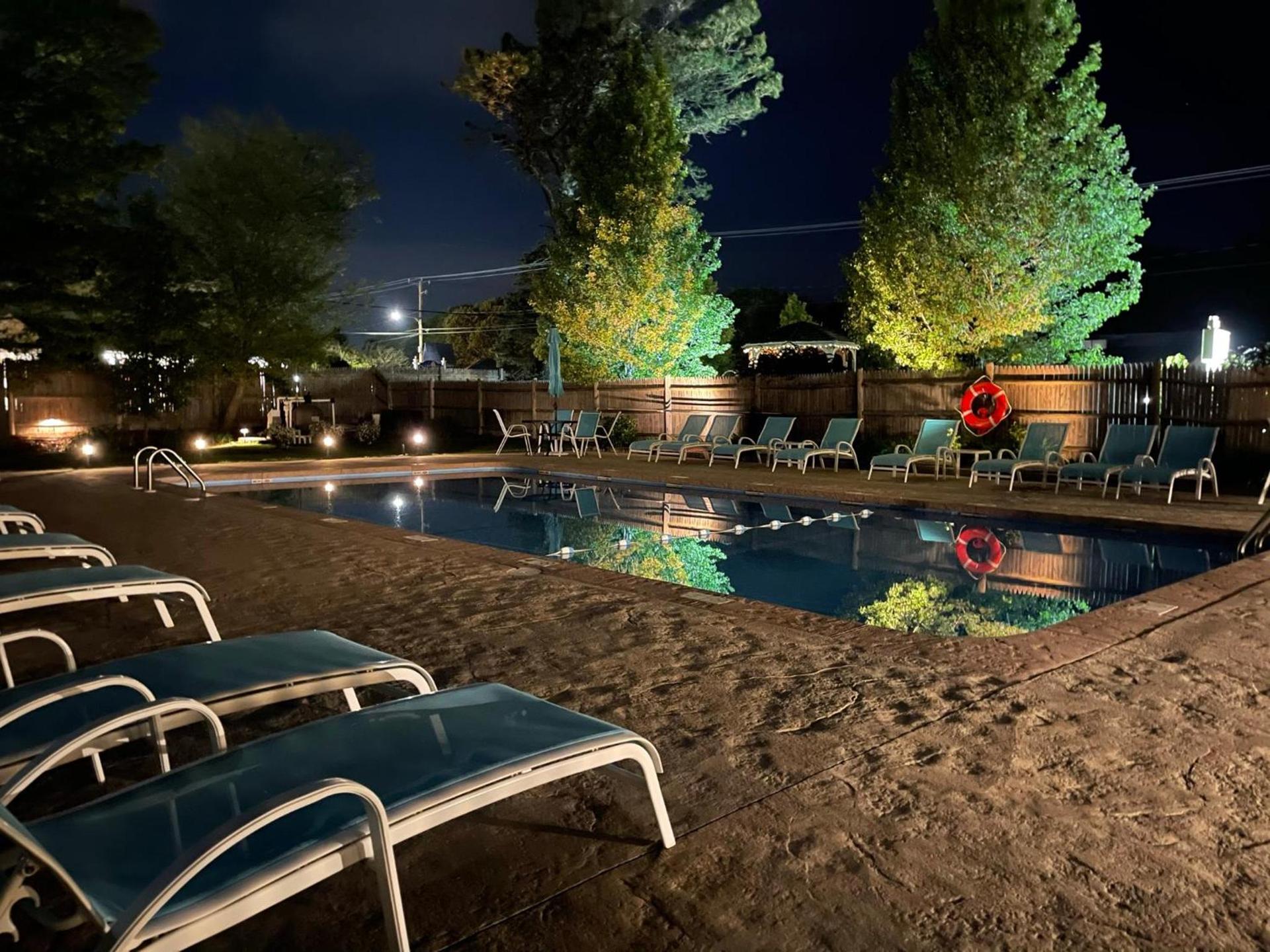 The Escape Inn photo 2