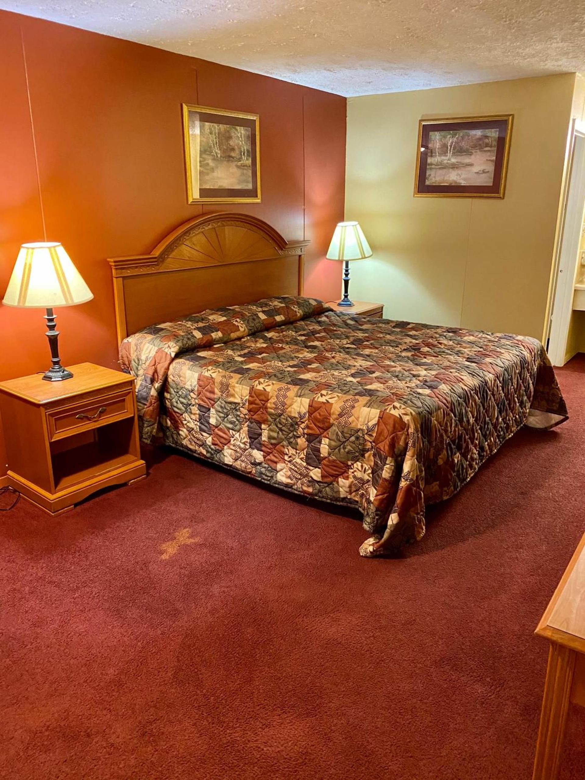 Plaza Inn Springfield photo 15
