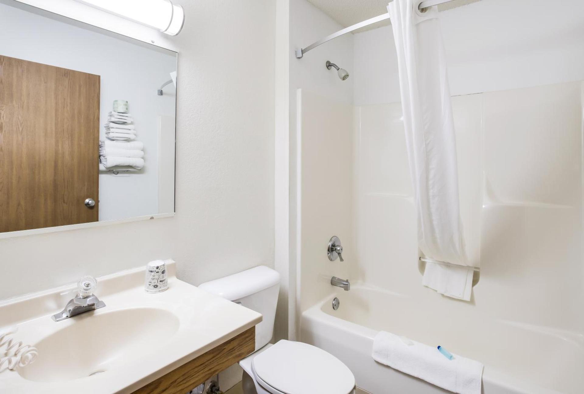 Americas Best Value Inn Charlotte photo 30