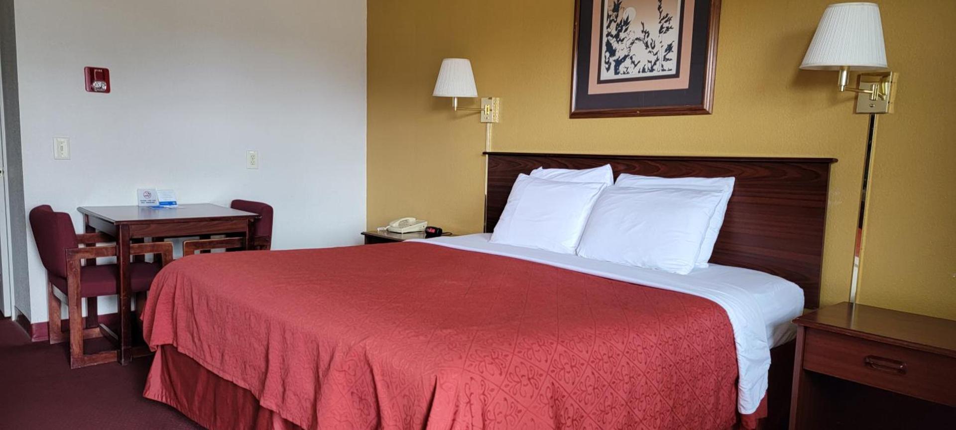 Rodeway Inn photo 8