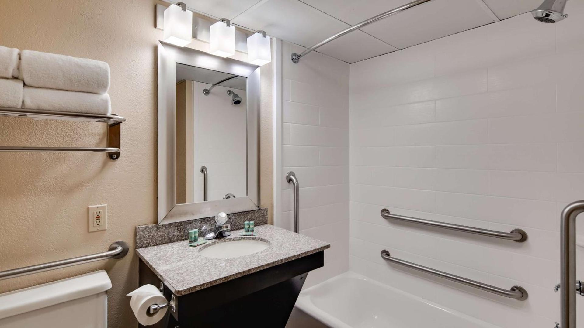 Best Western Plaza Inn photo 25