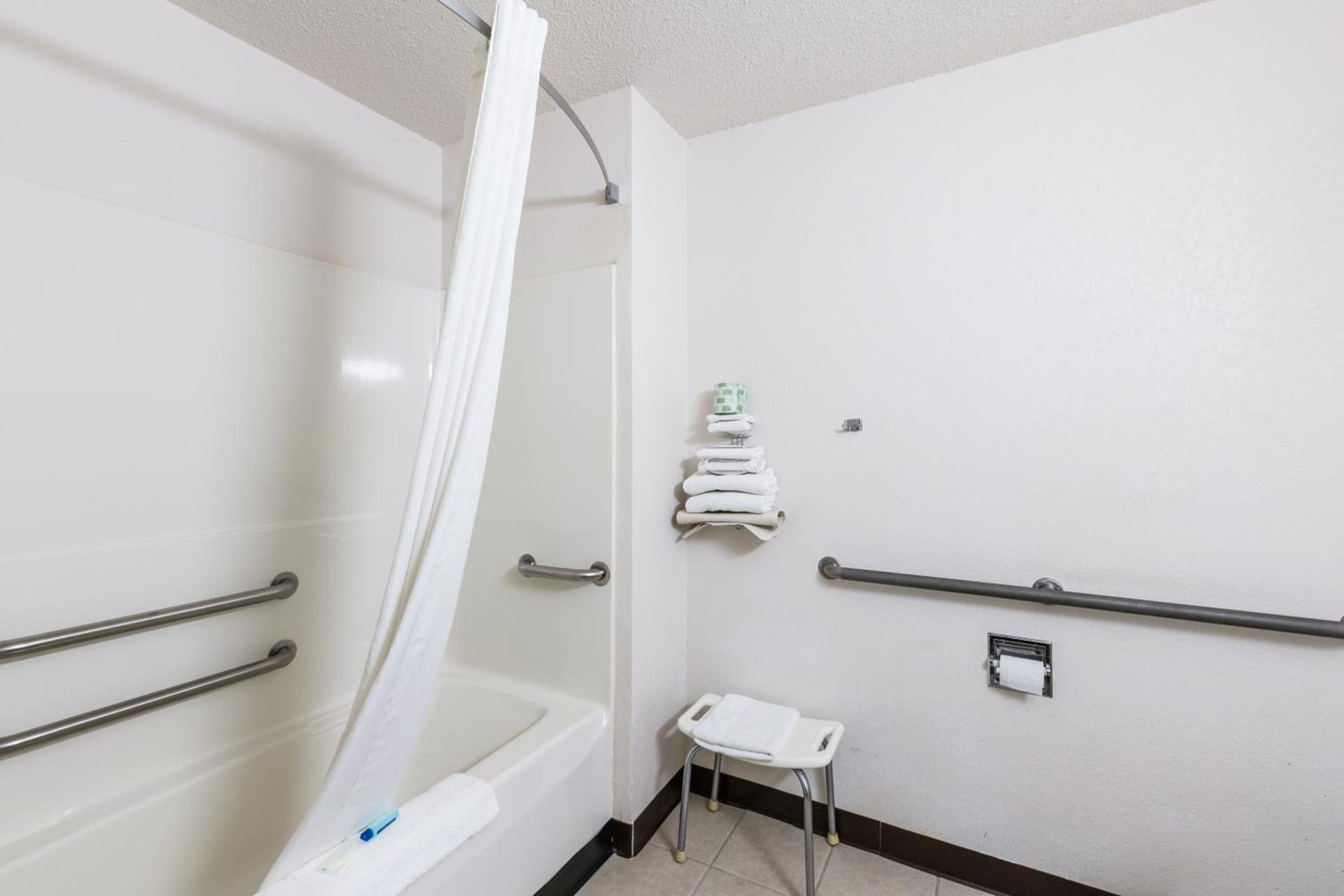 Americas Best Value Inn Charlotte photo 33