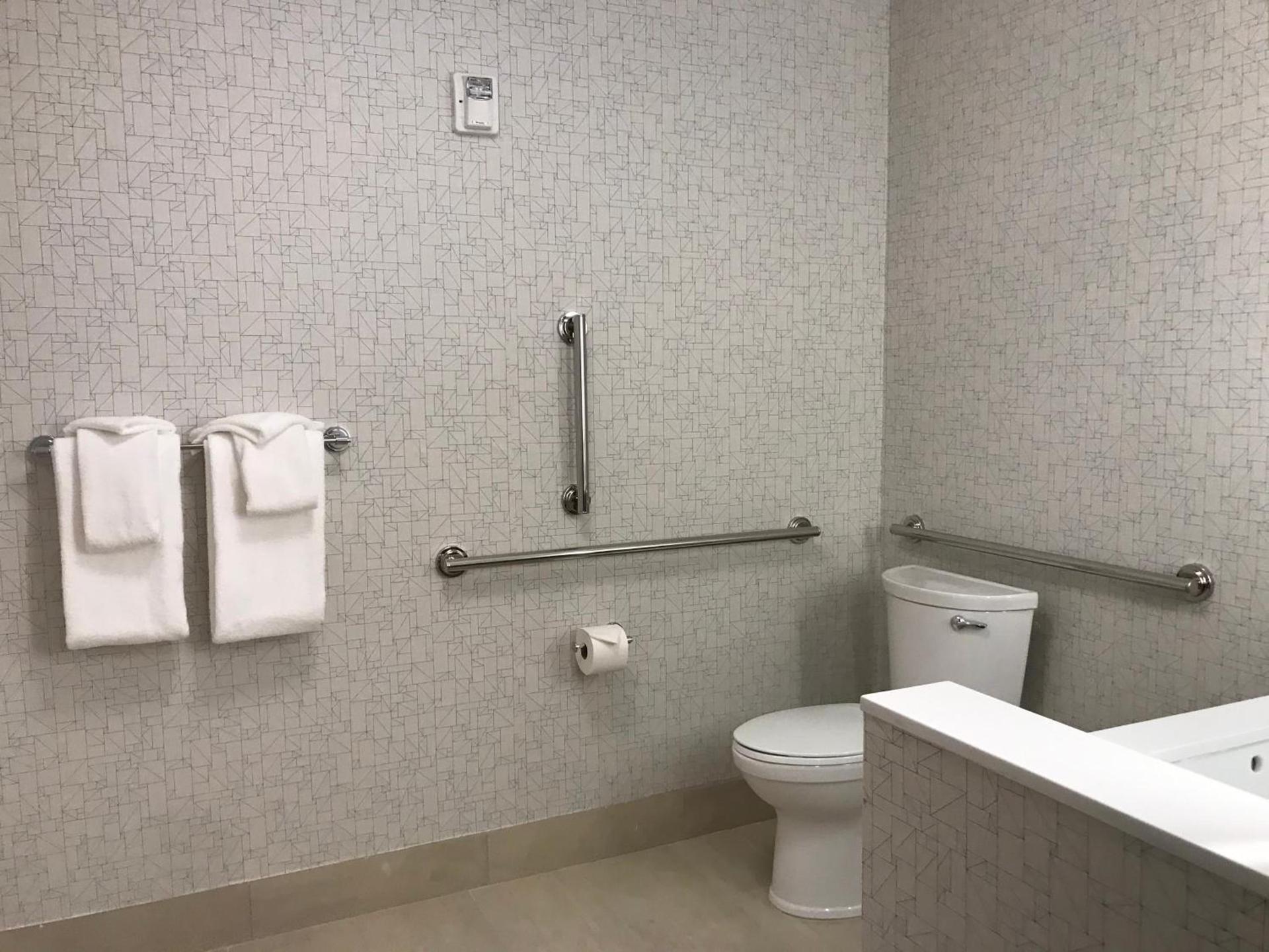 Holiday Inn Express & Suites - Phoenix - Airport North by IHG photo 79