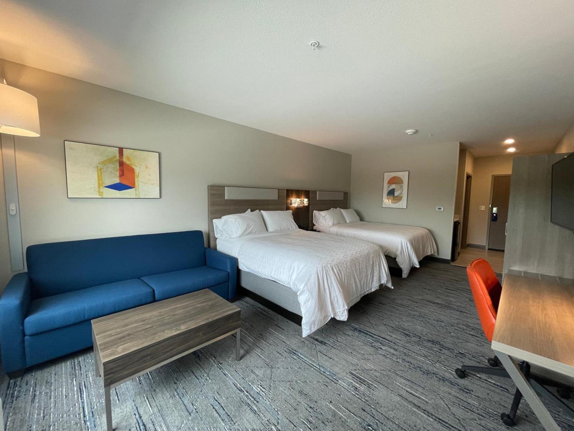 Holiday Inn Express & Suites - Ft. Smith - Airport by IHG photo 56