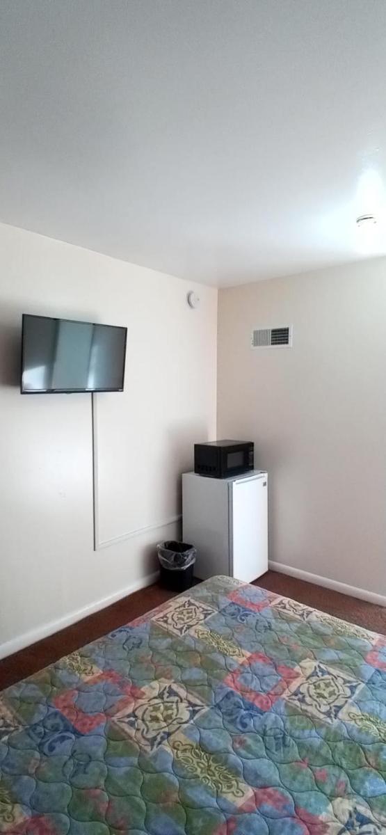 Budget Inn photo 10