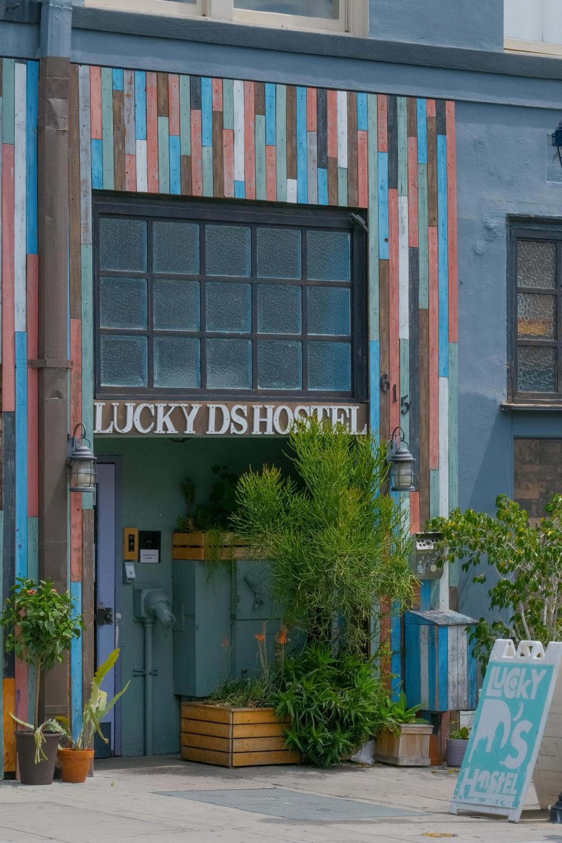 California Dreams Hostel - Downtown photo 1