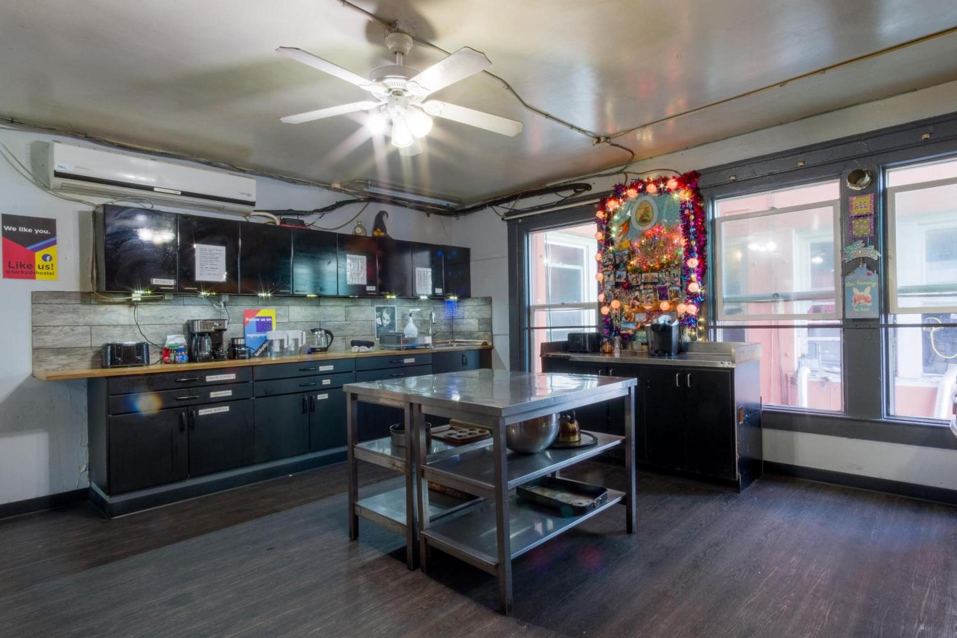 California Dreams Hostel - Downtown photo 22
