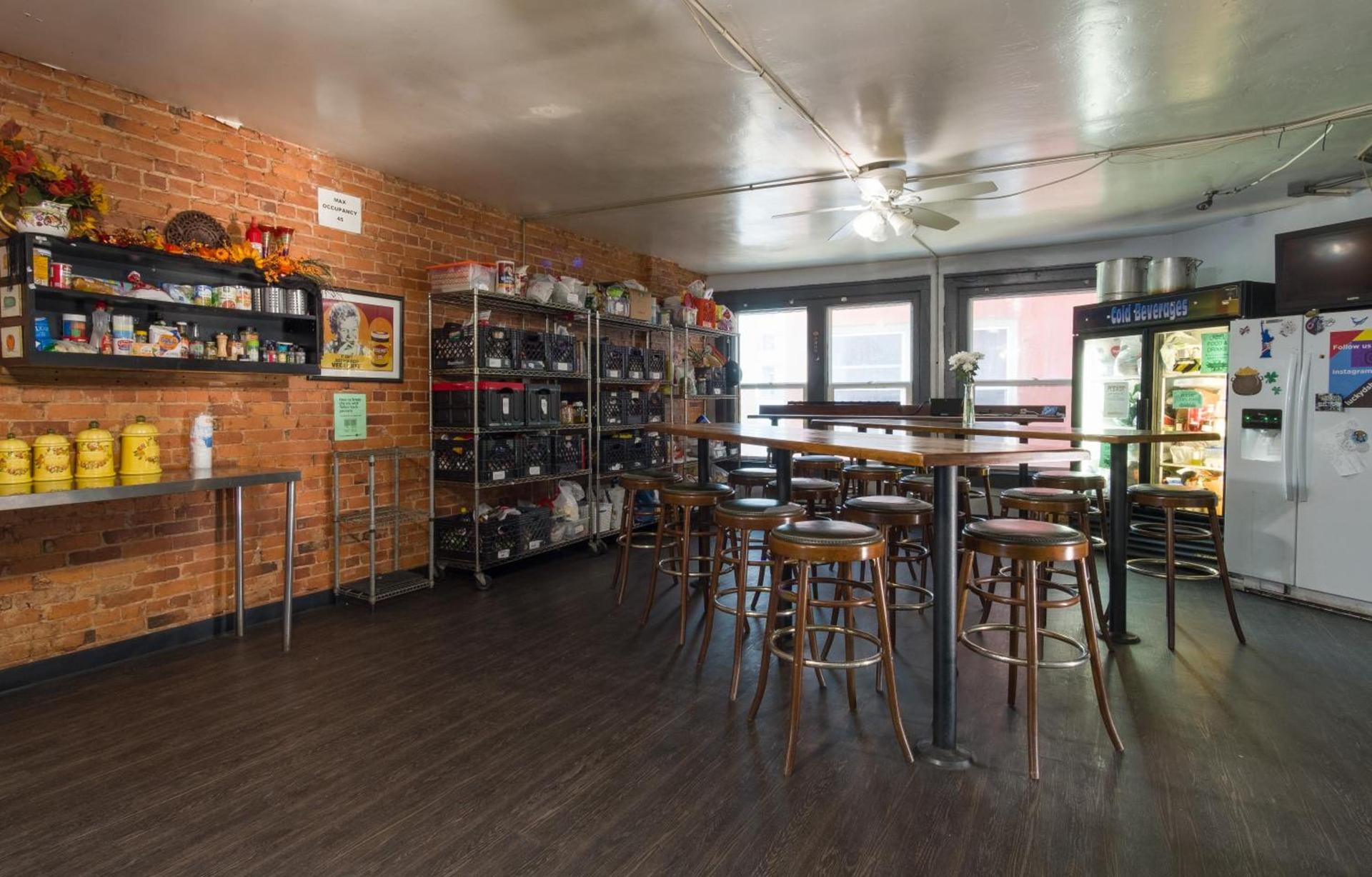 California Dreams Hostel - Downtown photo 26