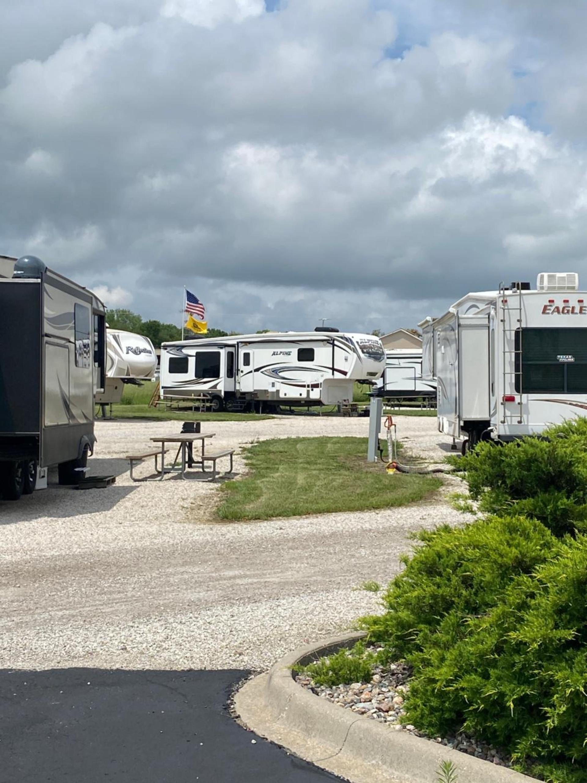 Garnett Hotel & RV Park photo 9