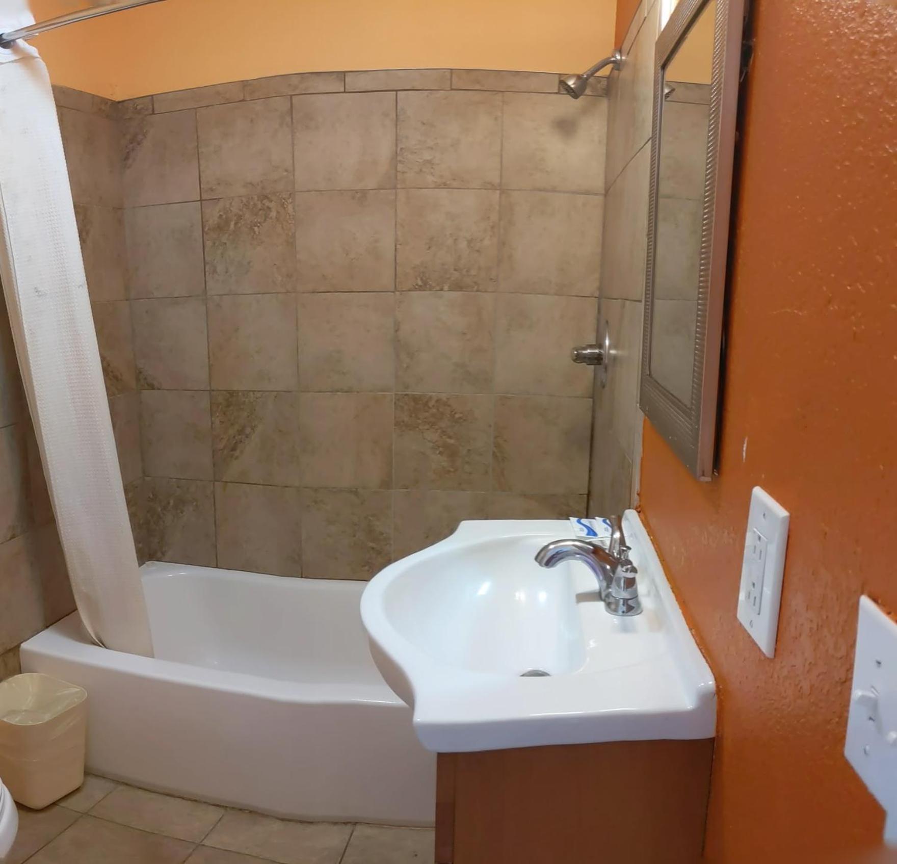 Budget Inn photo 10