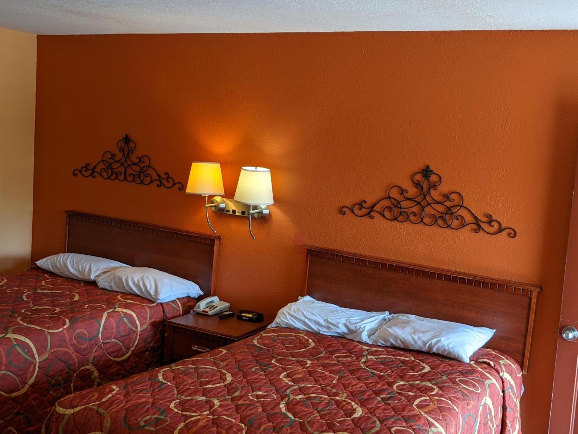 Budget Inn photo 13