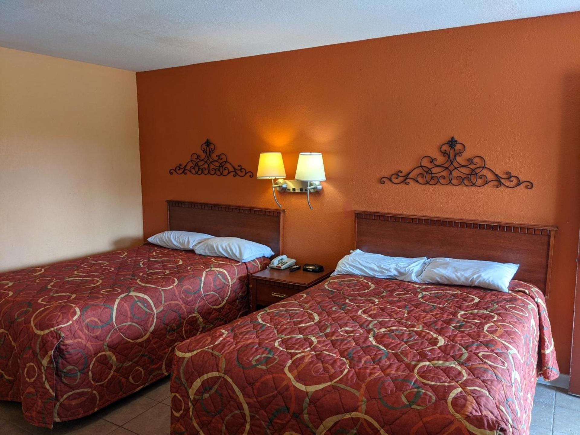 Budget Inn photo 14