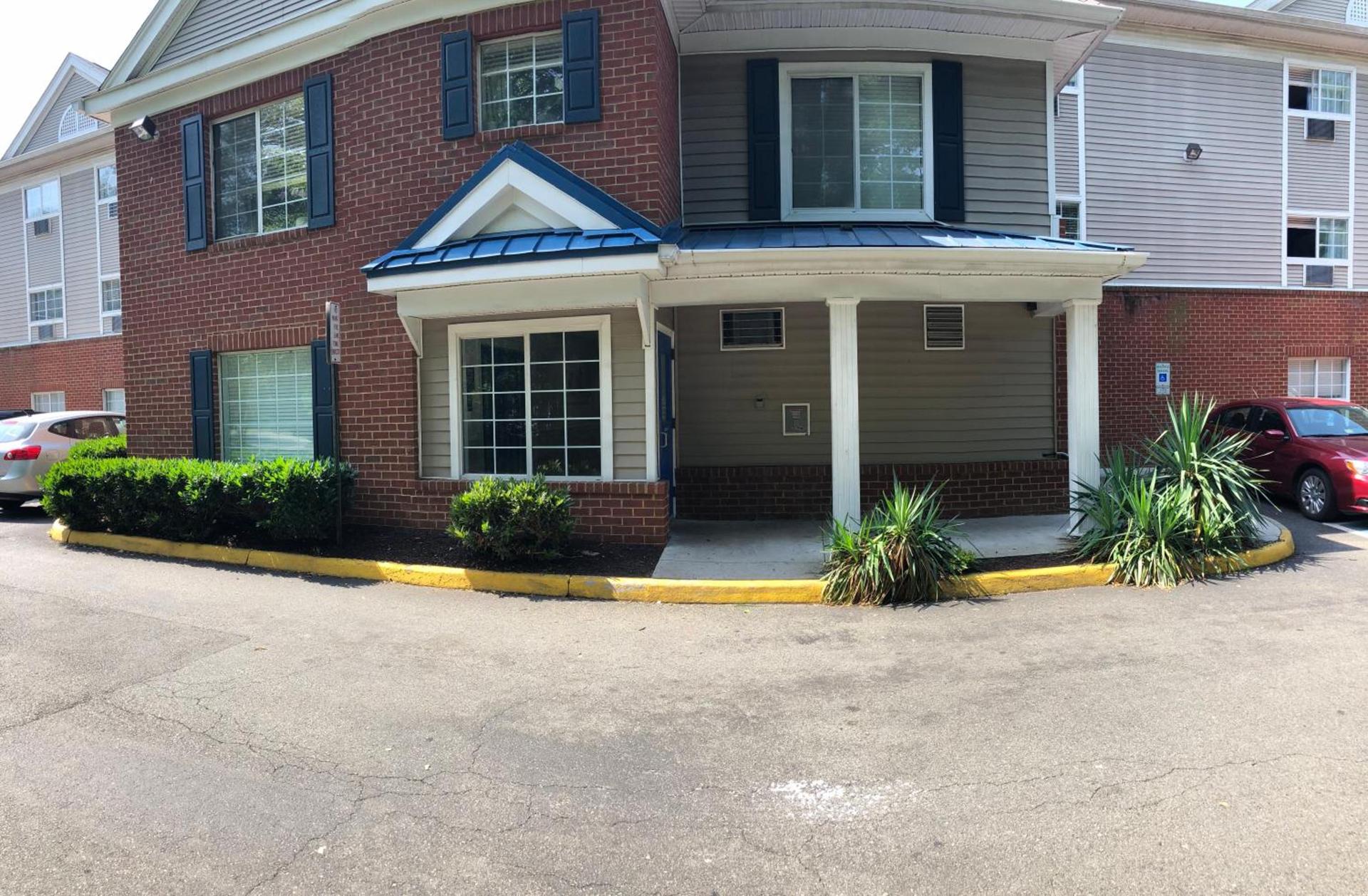 InTown Suites Extended Stay Richmond VA - Midlothian photo 1