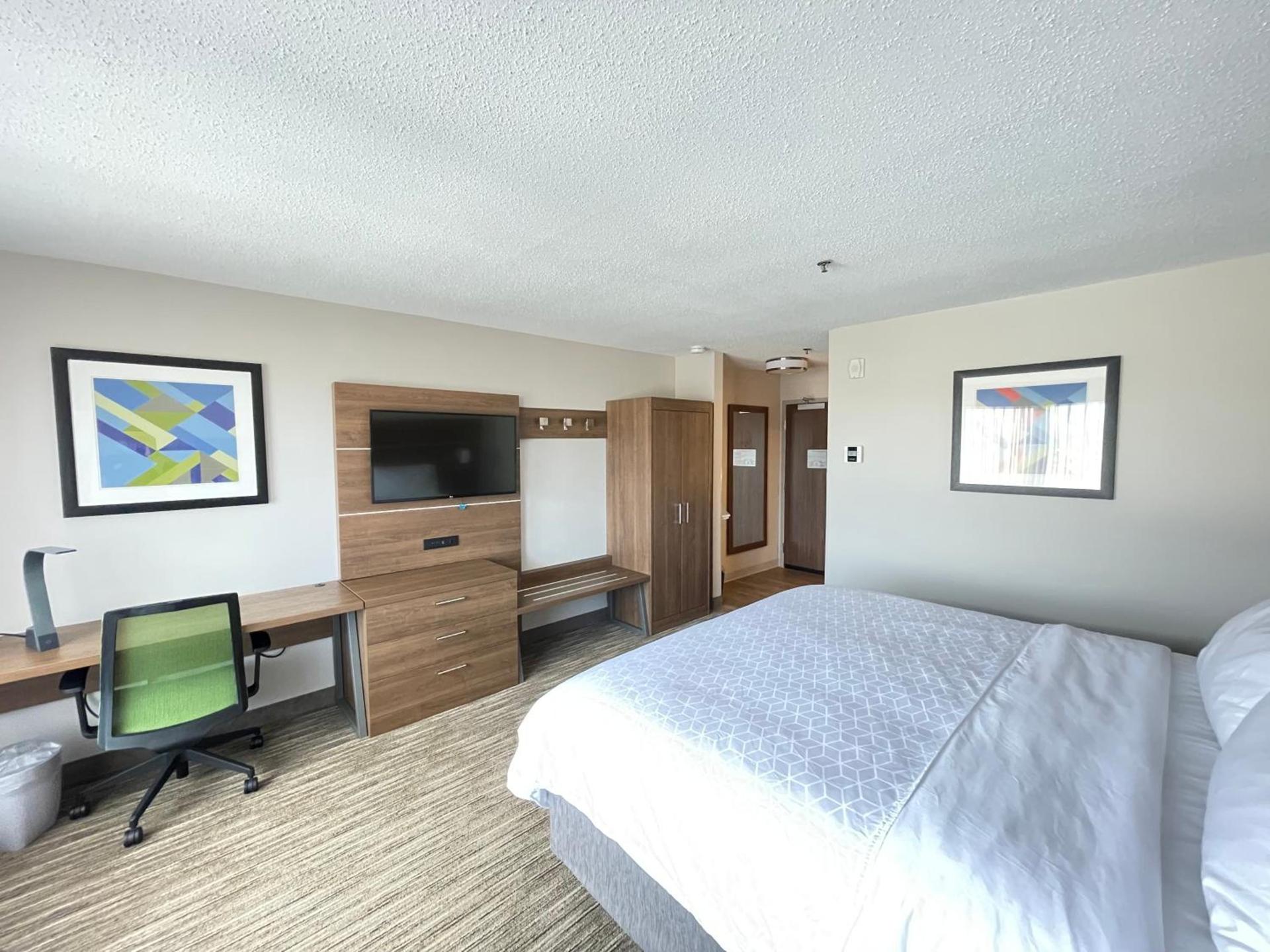Holiday Inn Express South Burlington by IHG photo 37