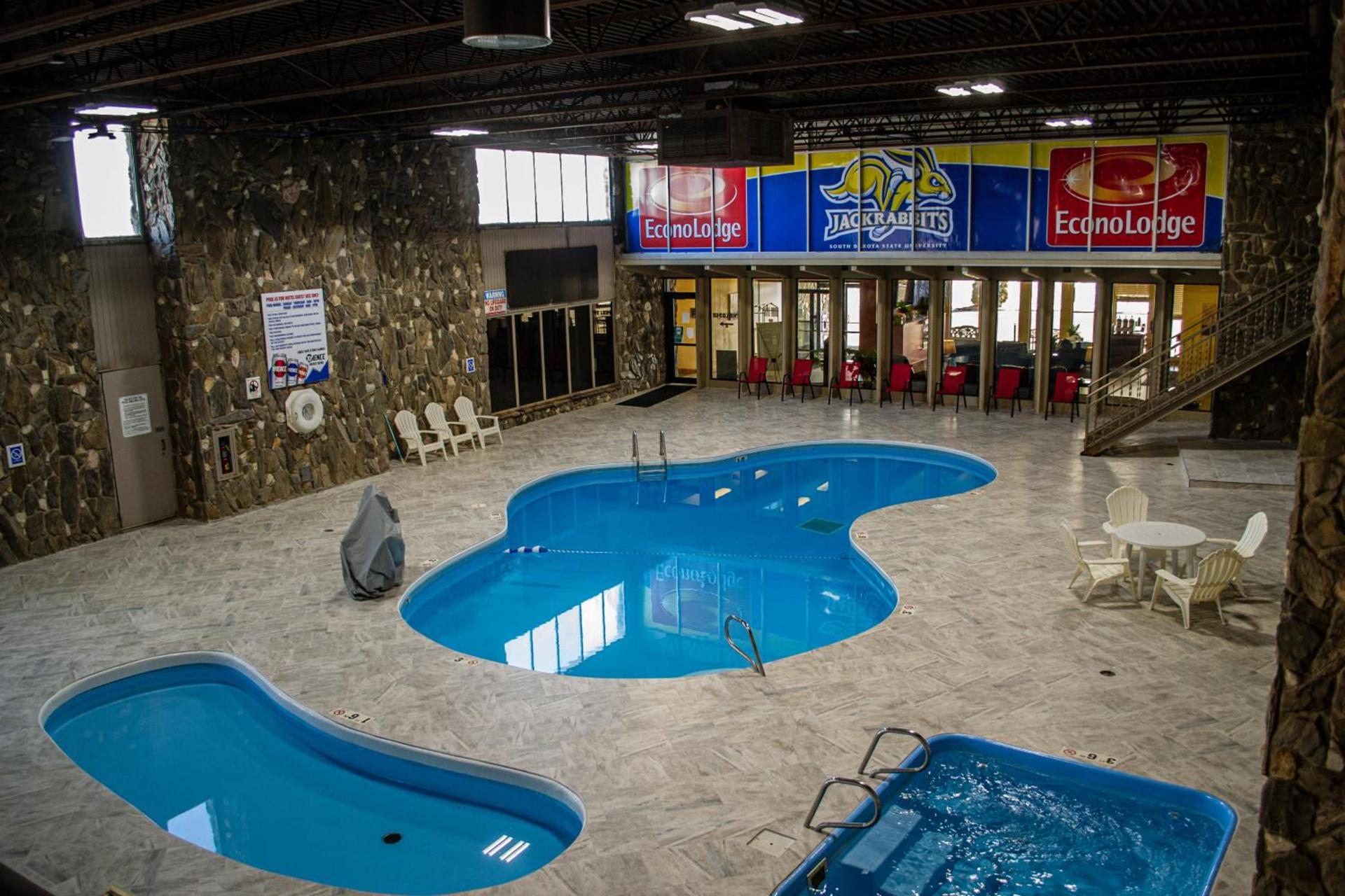 Econo Lodge Inn & Suites Brookings photo 9