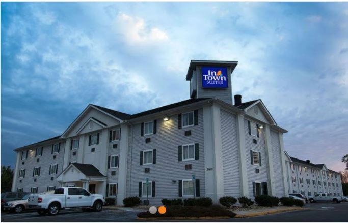 InTown Suites Extended Stay Richmond VA - Chester photo 1