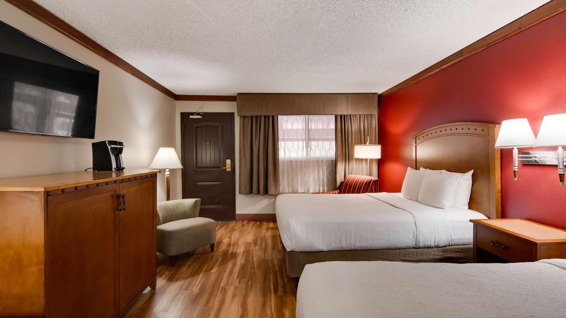 Best Western Plus Greenwell Inn photo 6