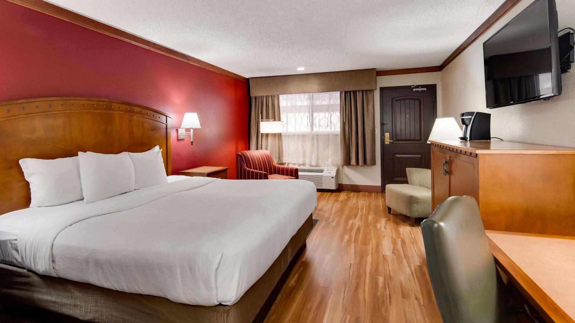 Best Western Plus Greenwell Inn photo 8