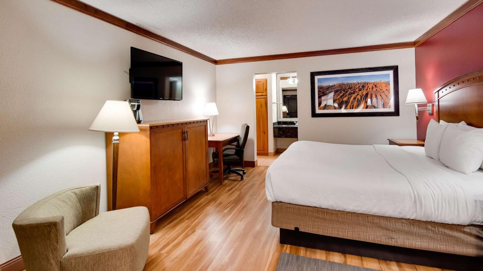 Best Western Plus Greenwell Inn photo 26