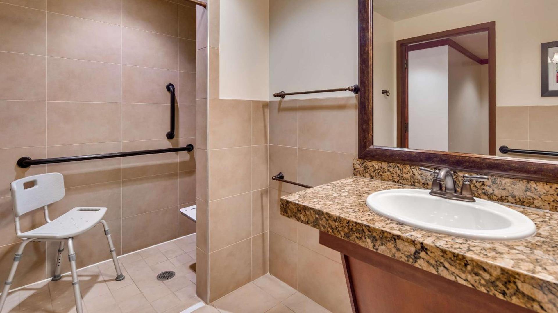 Best Western Plus Greenwell Inn photo 40