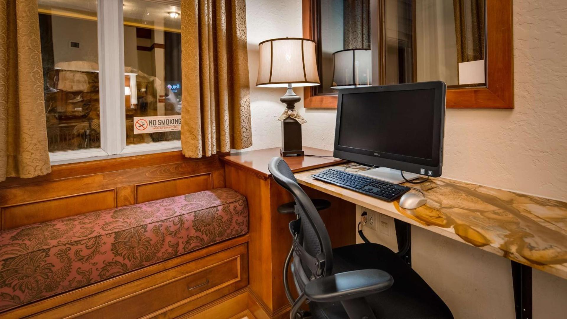 Best Western Plus Greenwell Inn photo 17