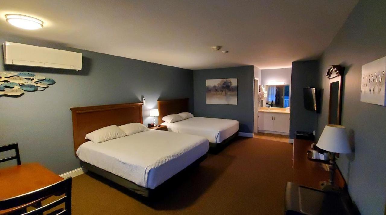 Birch Knoll Motel photo 9