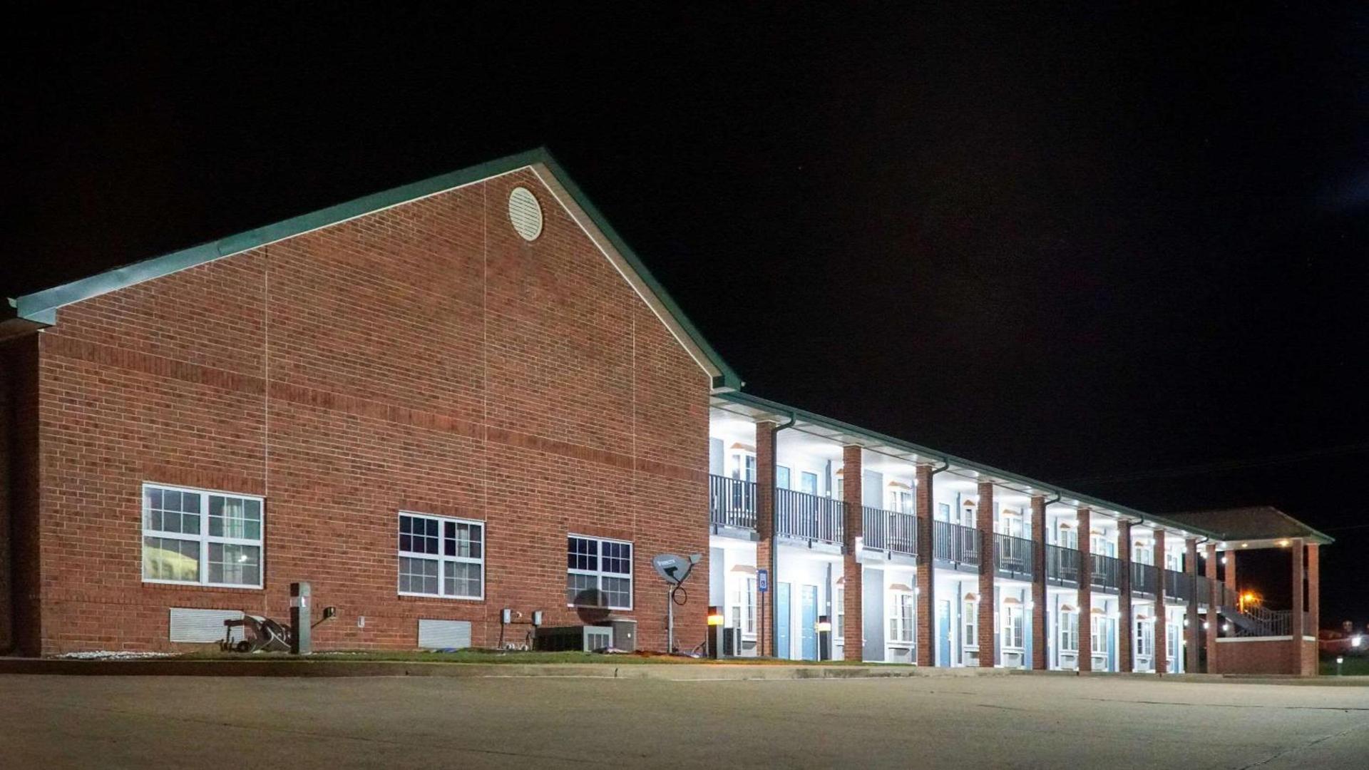Rodeway Inn Beebe photo 11
