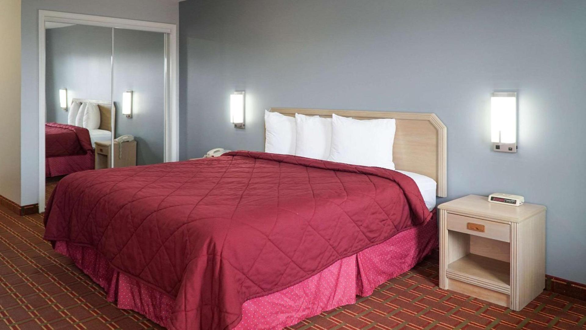 Rodeway Inn Beebe photo 23