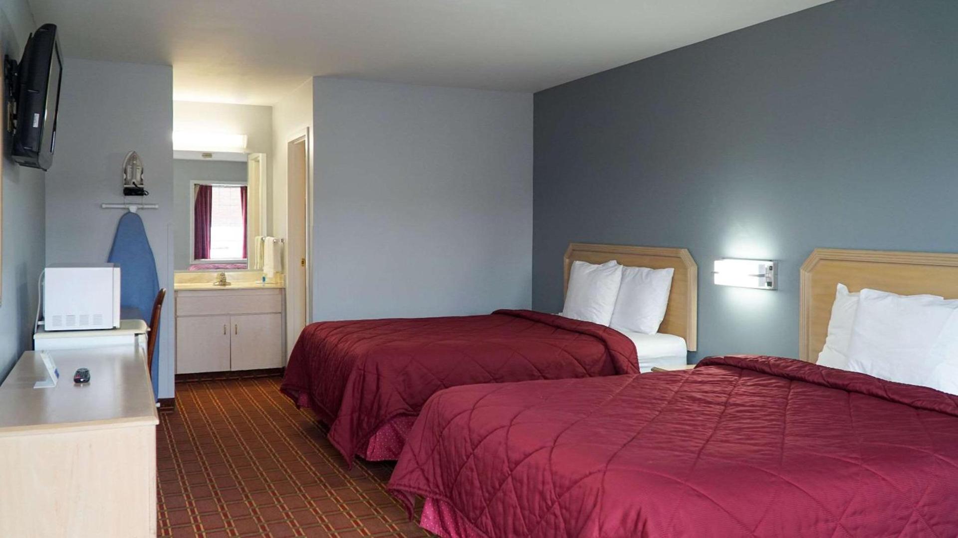Rodeway Inn Beebe photo 31