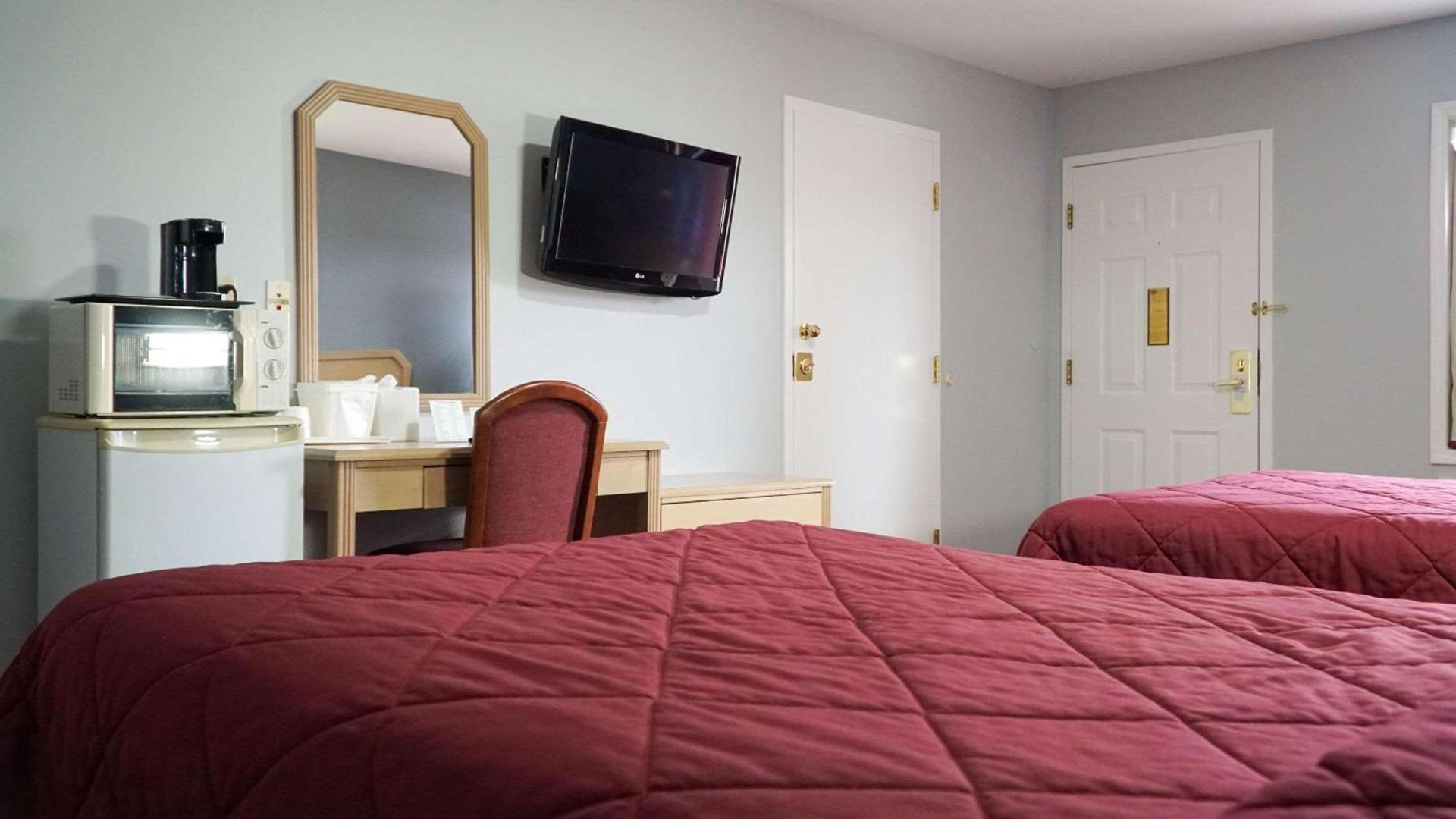 Rodeway Inn Beebe photo 35