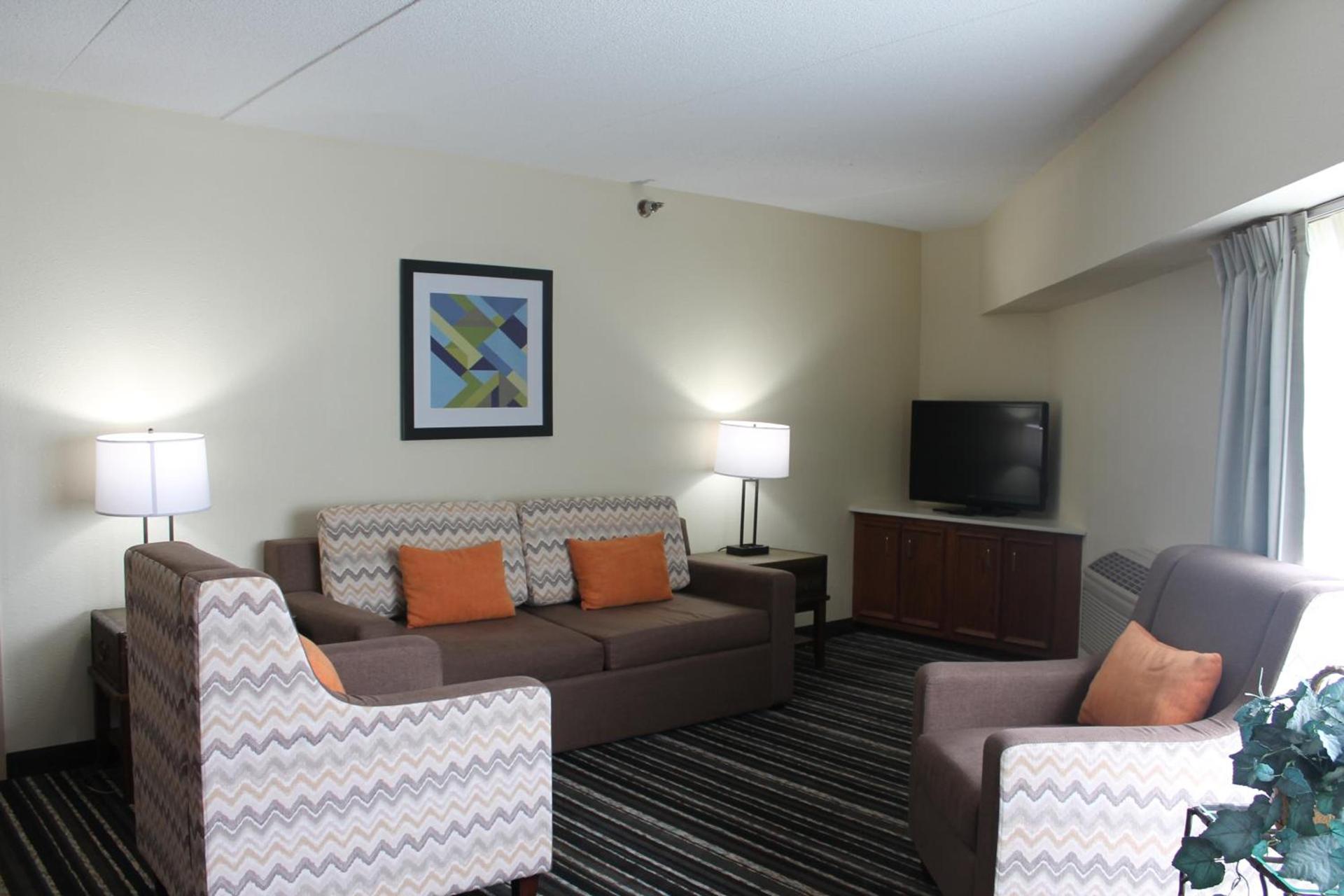 Crossroads Hotel and Huron Event Center photo 32