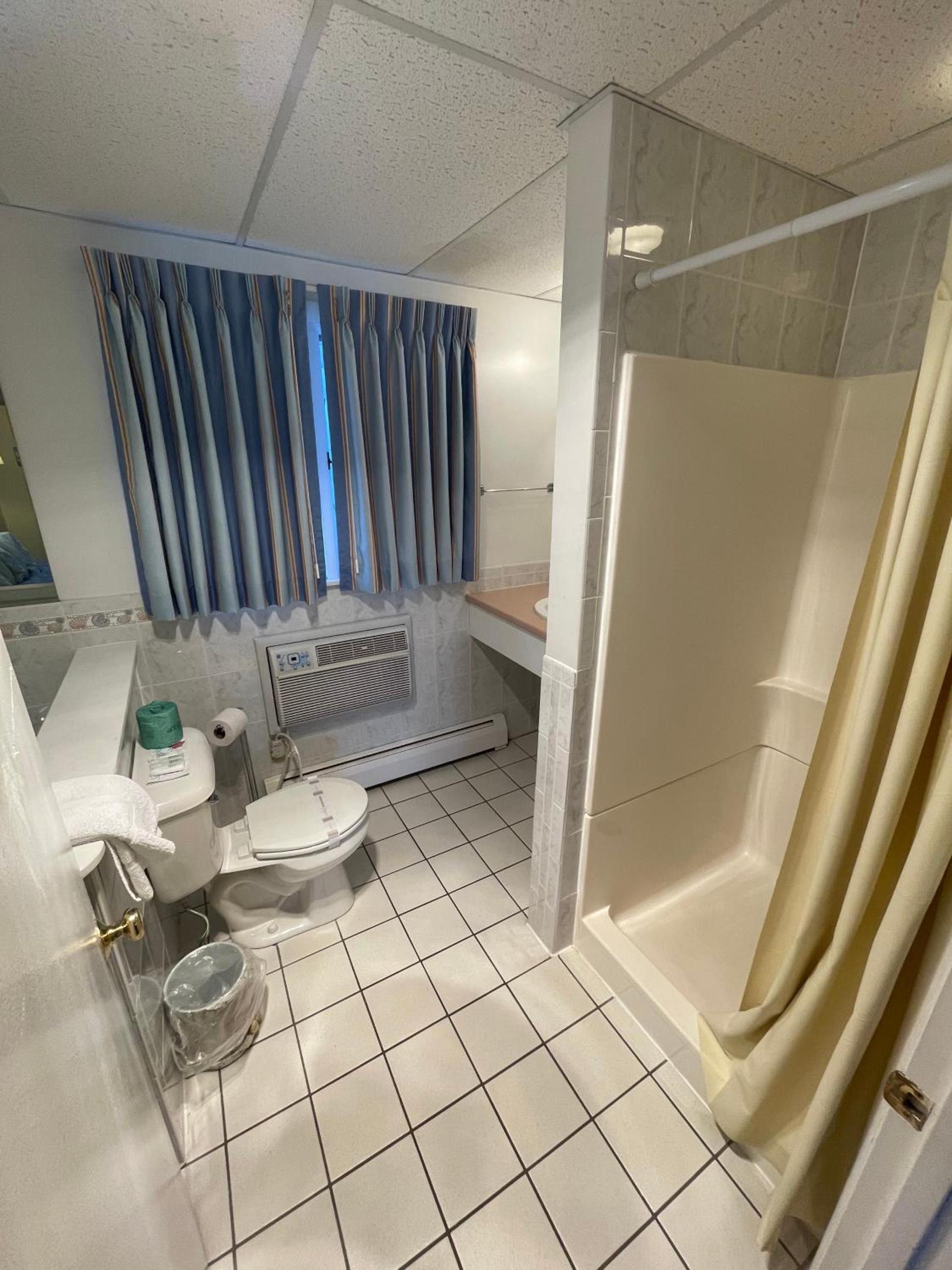 Beau Rivage Motel photo 68
