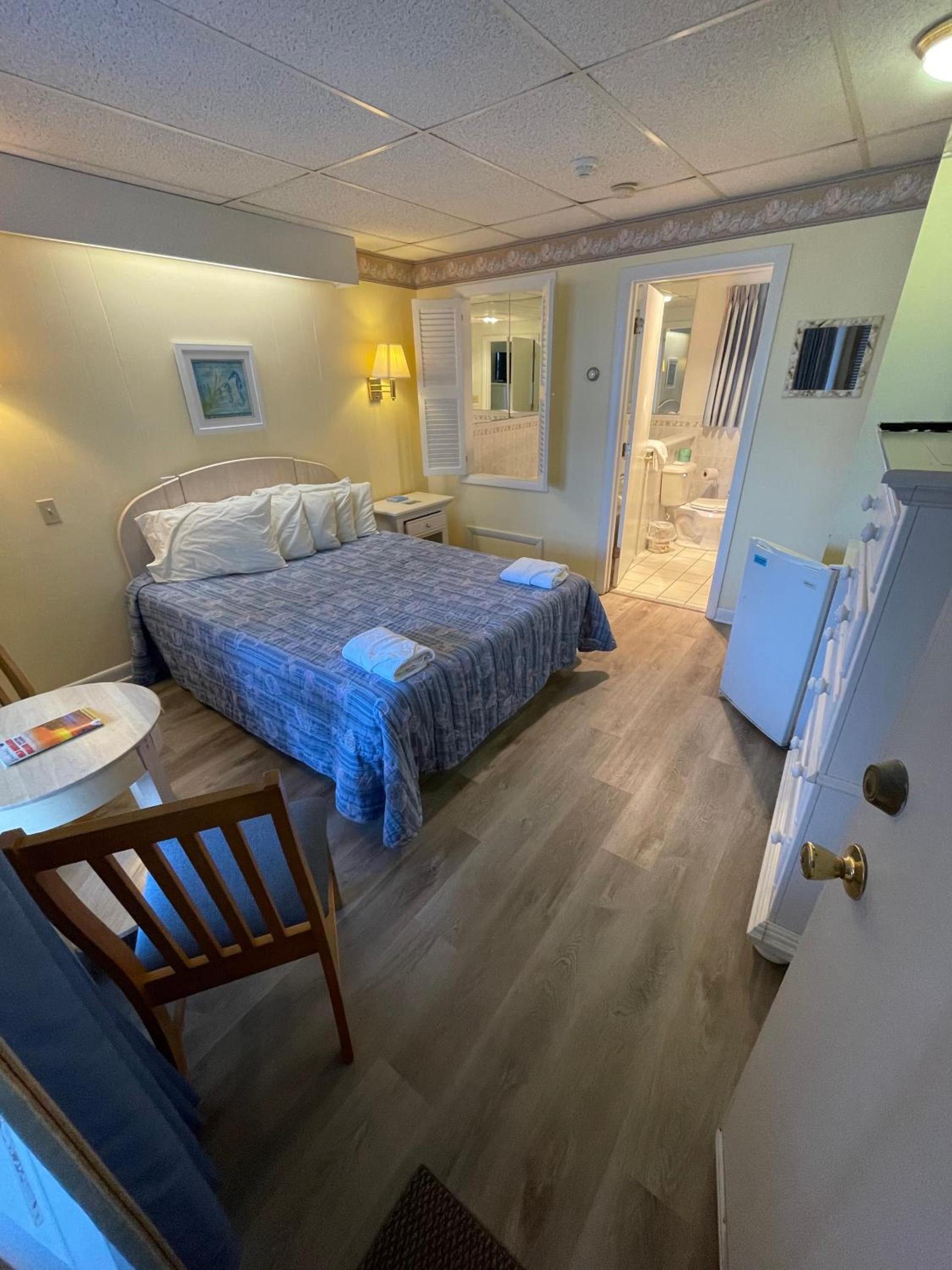 Beau Rivage Motel photo 21