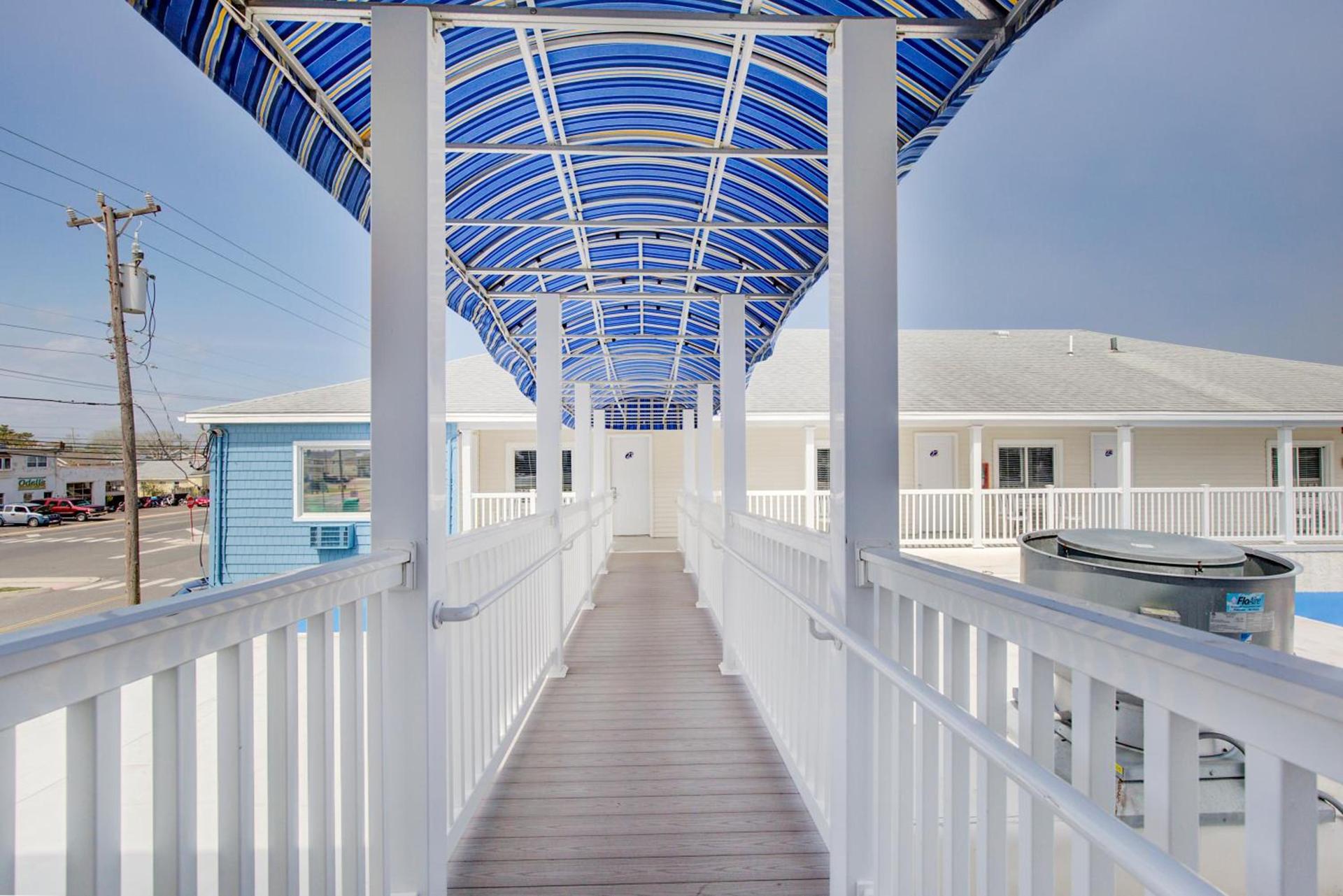 Surf City Hotel photo 12