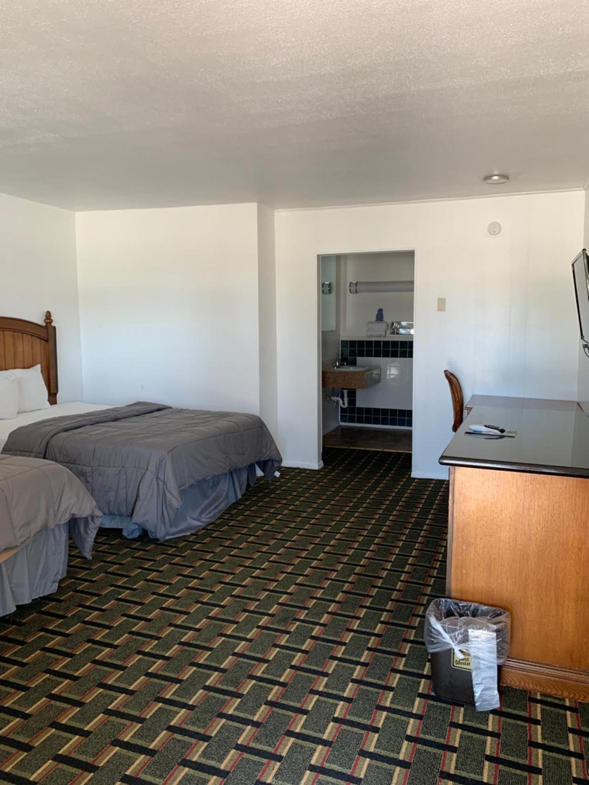 Raton’s Peak Inn photo 17