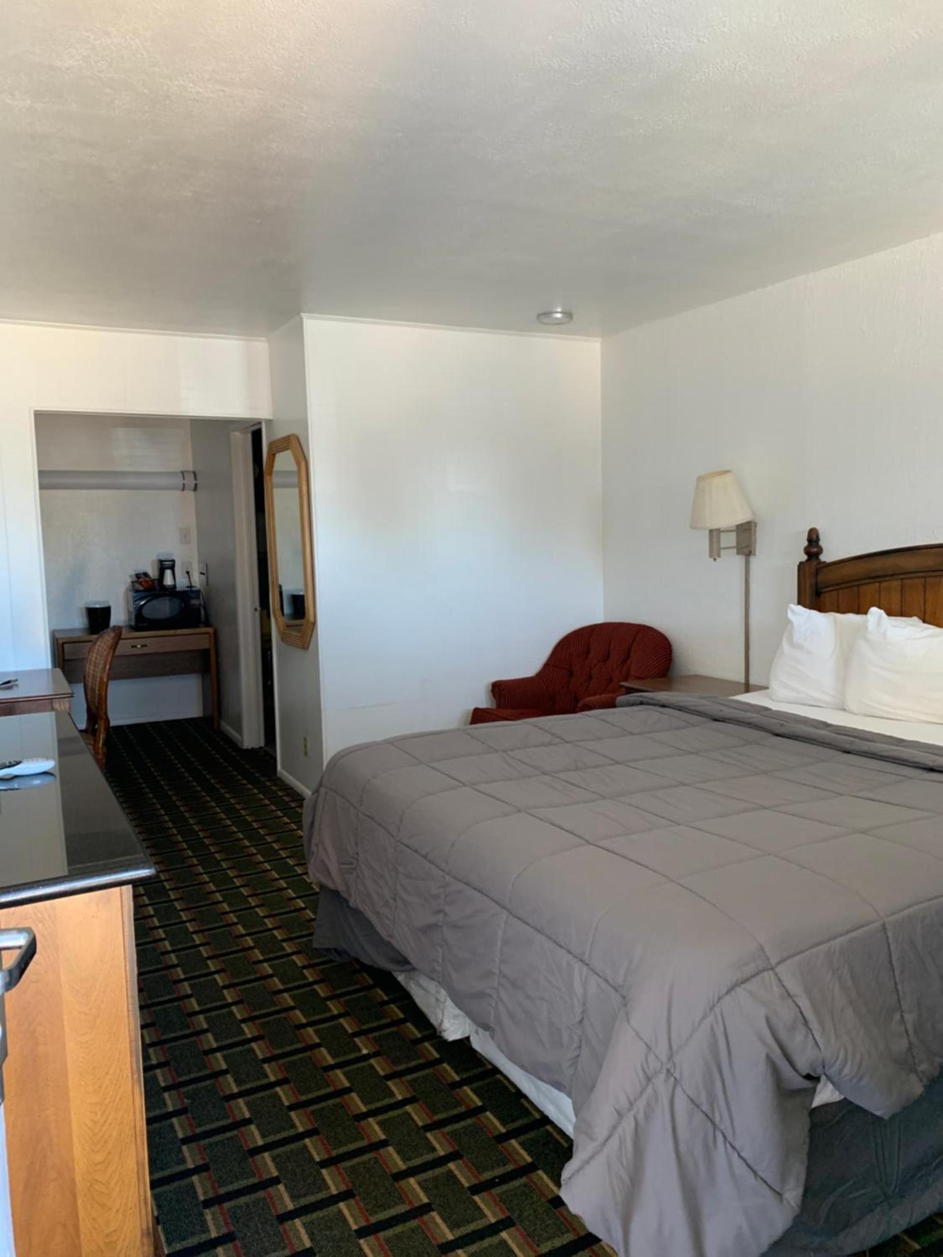 Raton’s Peak Inn photo 4