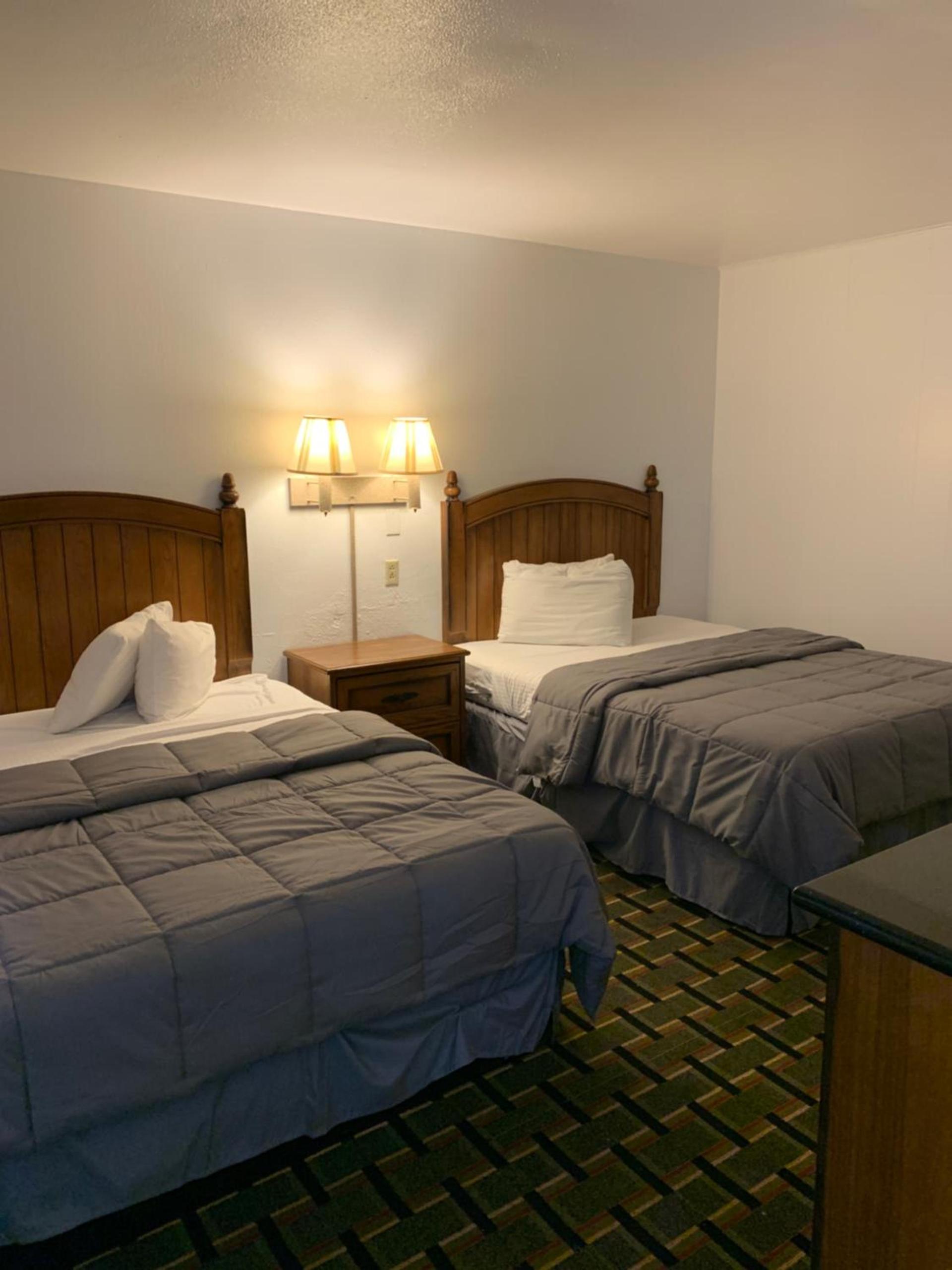 Raton’s Peak Inn photo 6