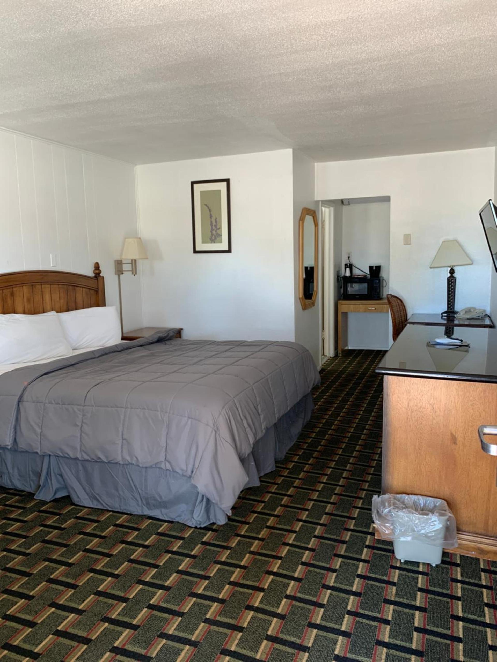 Raton’s Peak Inn photo 9