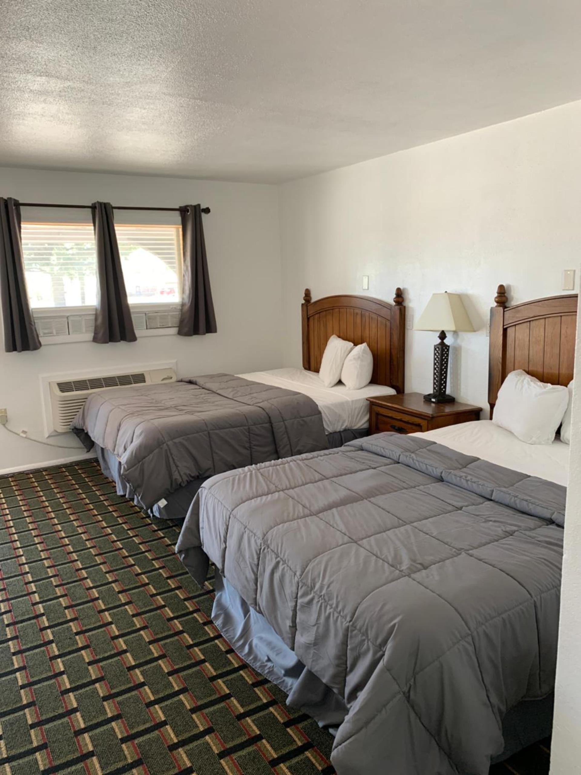 Raton’s Peak Inn photo 10