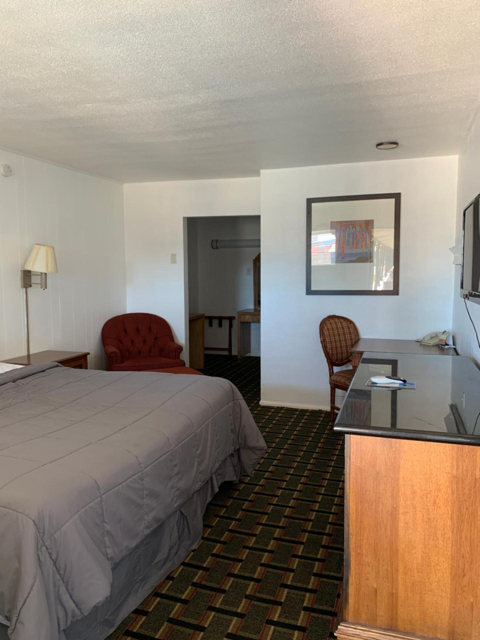 Raton’s Peak Inn photo 12